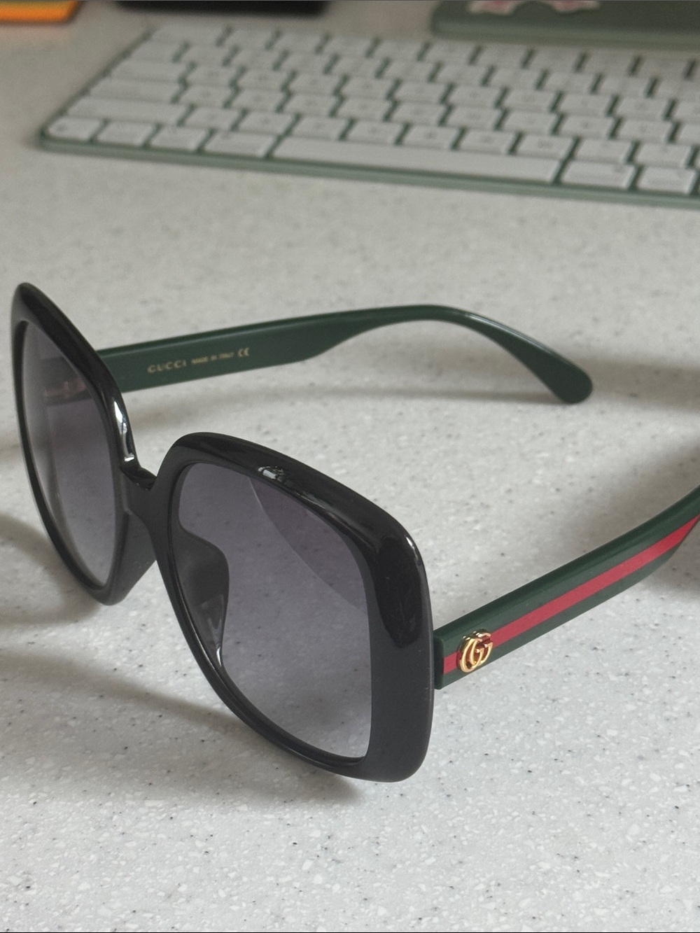 Gucci Black Oversized Square Sunglasses with Gradient Lenses - Picture 5 of 5